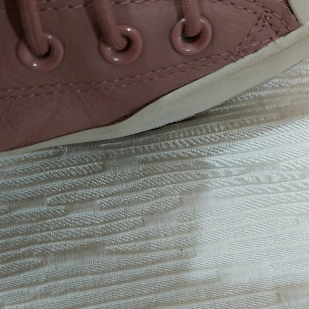 Converse High-Top Sneakers in Purplish-blush With Creamish Gray Lug Sole Size 10
